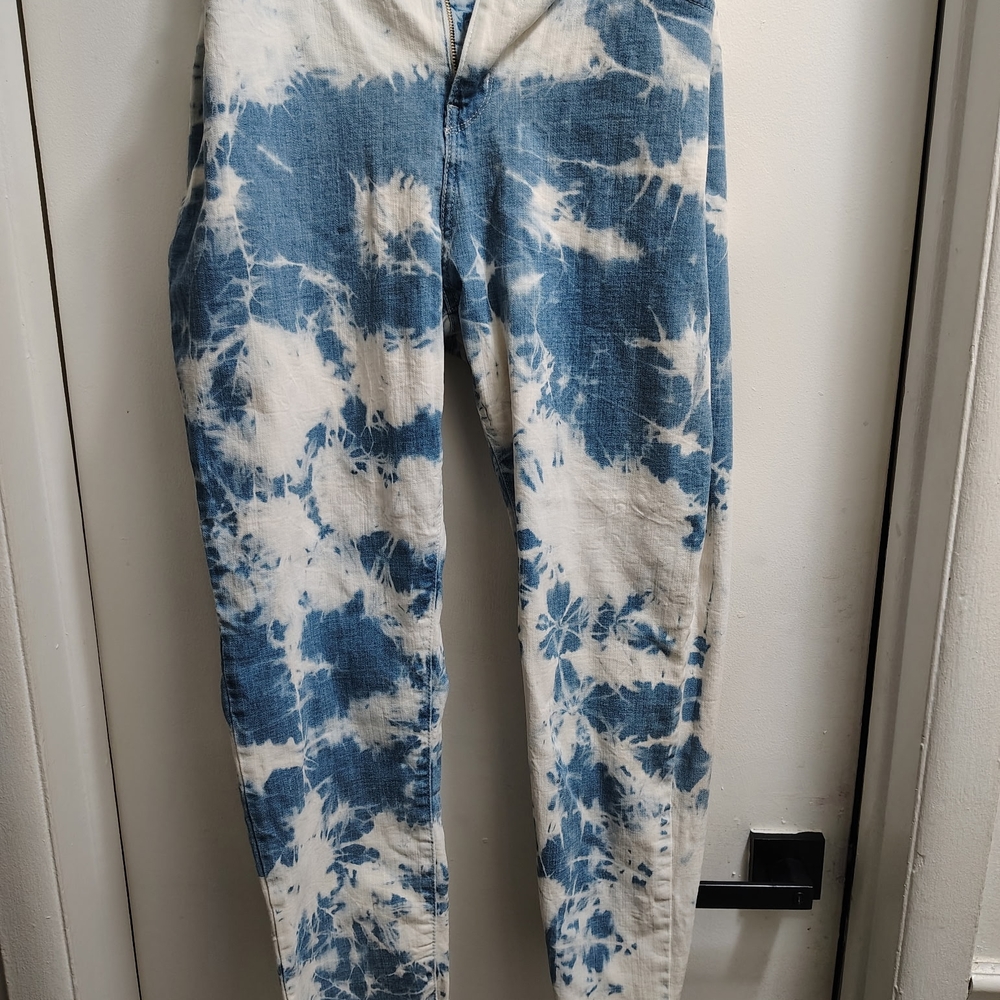 Levi's Blue and White Tie-Dye Women Jeans